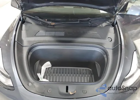 2021 Tesla Model Y z USA, uszkodzony, nr VIN 5YJYGDEE5MF111497